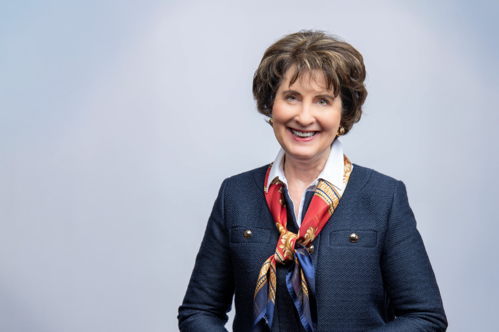 A business portrait of New Omni Bank CFO Kimberly Schugart